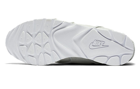 Nike Outburst Нескользящие Легкие Низкие Кроссовки для Бега и Марафонов Женские Мятно-Зеленые