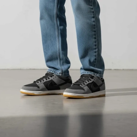 Nike Dunk SB противоскользящие устойчивые к истиранию низкие скейтбординговые кроссовки унисекс серо-черные