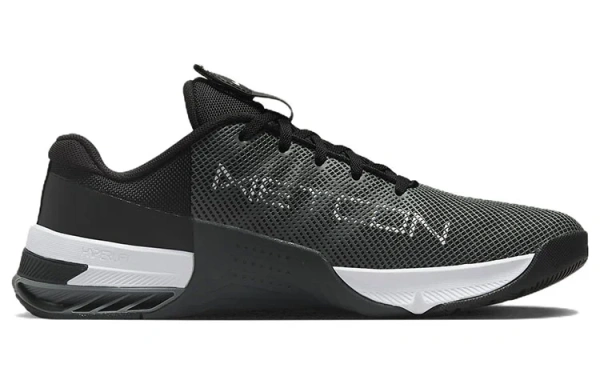 Nike Metcon 8 FlyEase Low Кроссовки для тренировок Унисекс Черный Белый