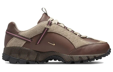Jacquemus X Nike Air Humara Спортивная повседневная обувь для женщин низкий топ солодово-коричневый